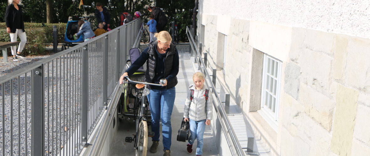 03 Zugang über neue Rampe 03 Zugang über neue Rampe
