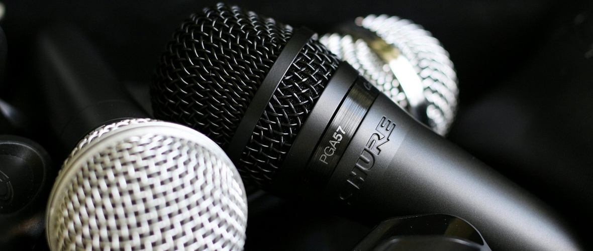 microphone-2782043_1280